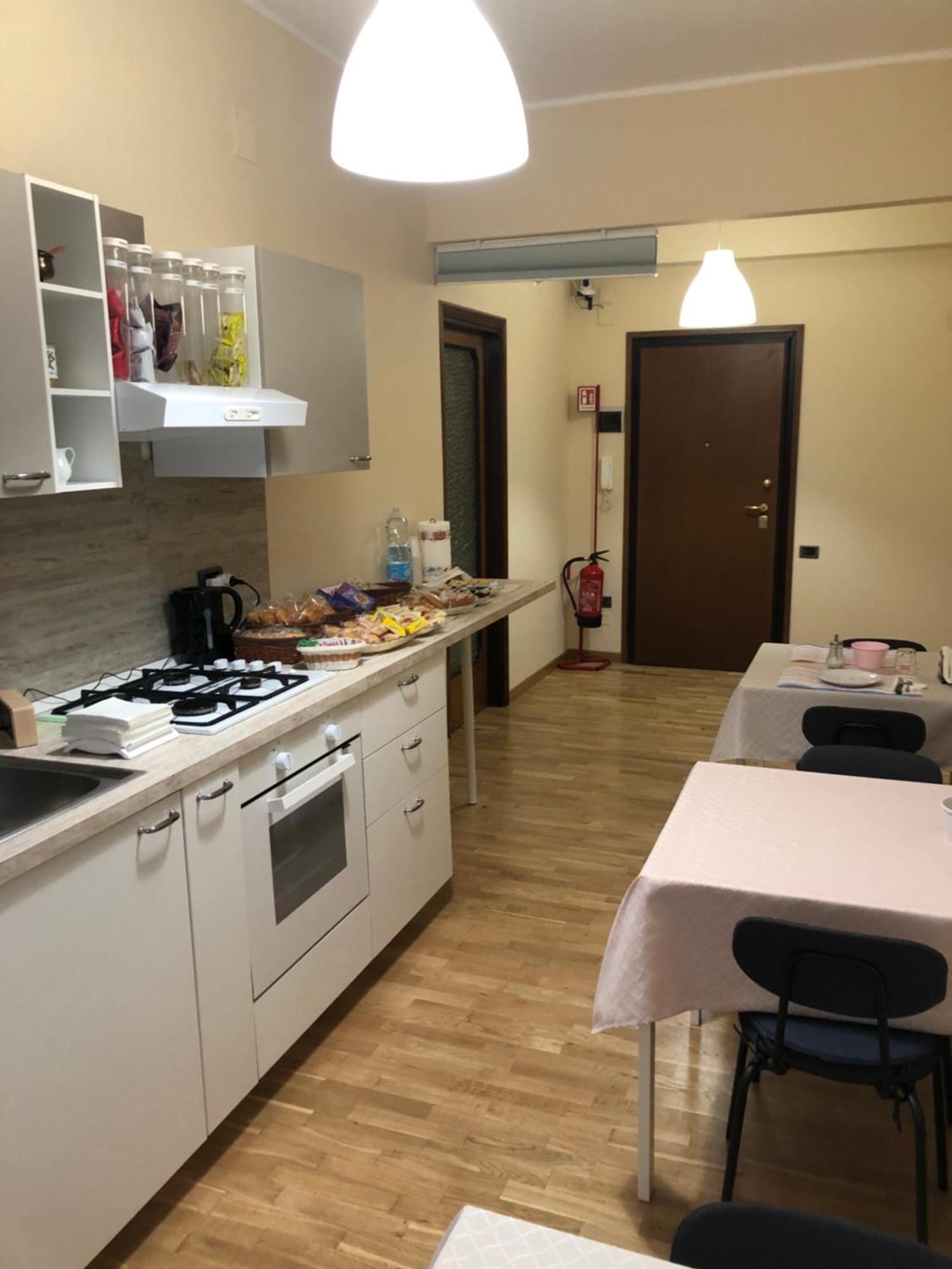 Moon River Guest House Pescara Kültér fotó